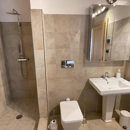 Cameloth Bed & Breakfast 3*